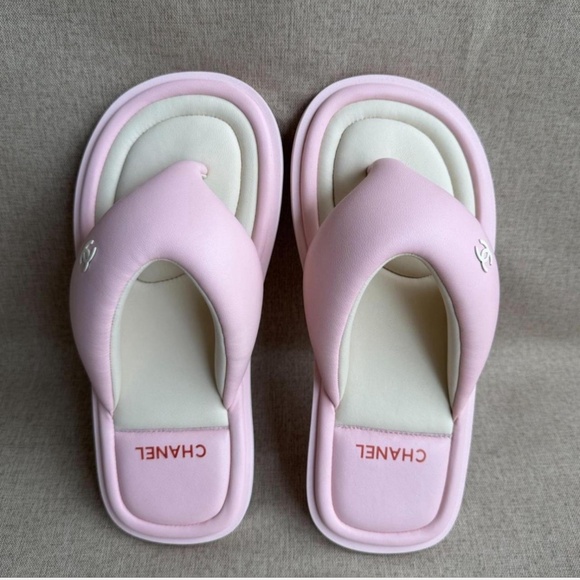 Chanel sandals - Picture 2 of 5